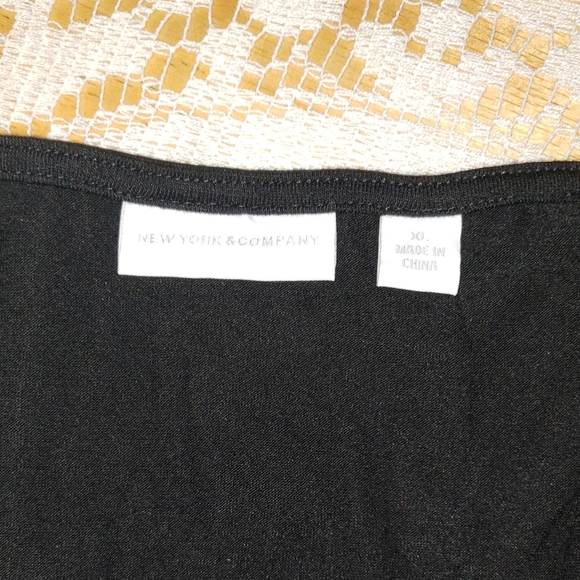 NY & Co black short sleeve lace bodysuit XL - Picture 5 of 6